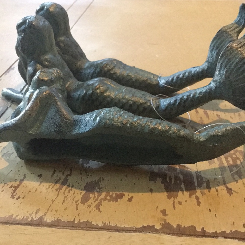 Mermaid Statue - Picture 4 of 4